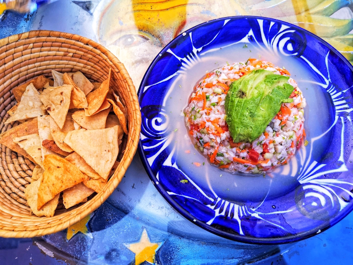 Frisch zubereitetes peruanisches Ceviche